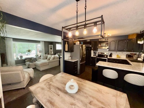 1914 17 Street North, Lethbridge, AB - Indoor