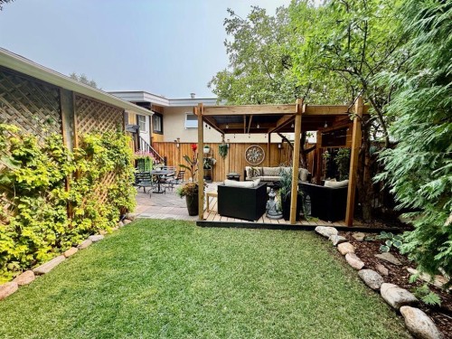 1914 17 Street North, Lethbridge, AB - Outdoor