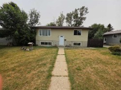 715 Rosewood Avenue Picture Butte, AB T0K 1V0