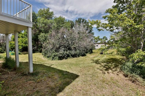 433 5 Avenue, Stirling, AB - Outdoor
