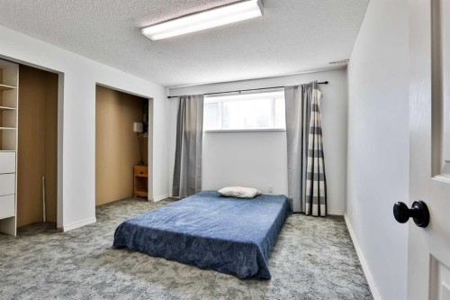 433 5 Avenue, Stirling, AB - Indoor Photo Showing Bedroom