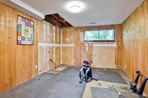 433 5 Avenue, Stirling, AB - Indoor Photo Showing Other Room