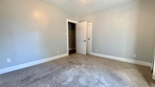 1408 12 Avenue South, Lethbridge, AB - Indoor Photo Showing Other Room