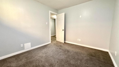 1408 12 Avenue South, Lethbridge, AB - Indoor Photo Showing Other Room