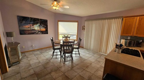 507 1 Avenue, Warner, AB - Indoor Photo Showing Dining Room