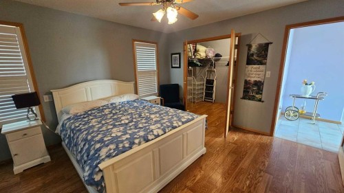 507 1 Avenue, Warner, AB - Indoor Photo Showing Bedroom