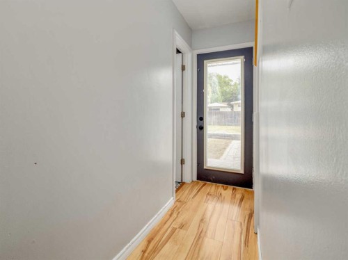 731 17 Street North, Lethbridge, AB - Indoor Photo Showing Other Room