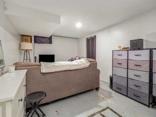 731 17 Street North, Lethbridge, AB - Indoor