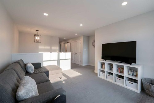 781 Atlantic Cove West, Lethbridge, AB - Indoor Photo Showing Living Room