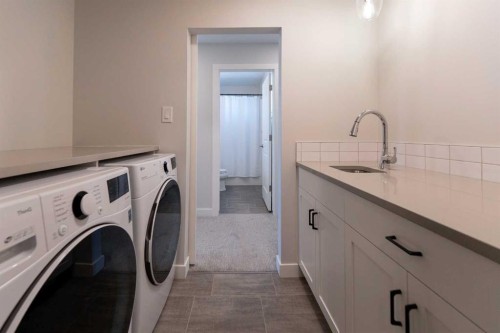 781 Atlantic Cove West, Lethbridge, AB - Indoor Photo Showing Laundry Room