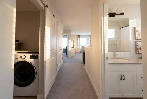 781 Atlantic Cove West, Lethbridge, AB - Indoor Photo Showing Laundry Room