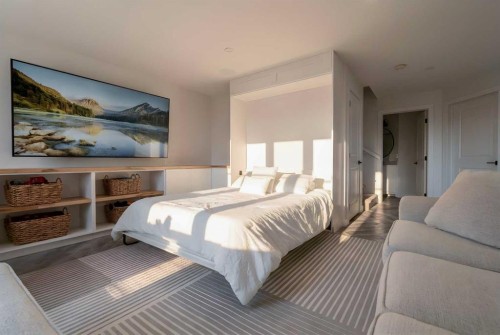 781 Atlantic Cove West, Lethbridge, AB - Indoor Photo Showing Bedroom