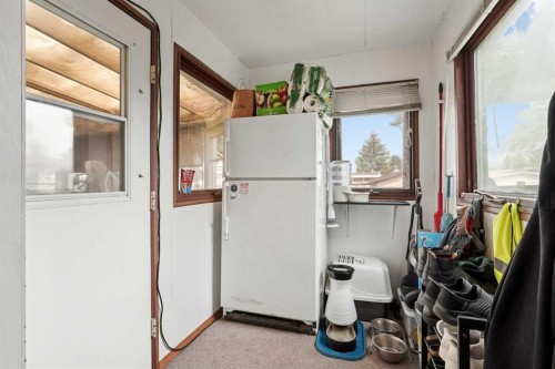 23 Nebraska Road West, Lethbridge, AB - Indoor Photo Showing Other Room