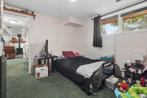 23 Nebraska Road West, Lethbridge, AB - Indoor Photo Showing Bedroom