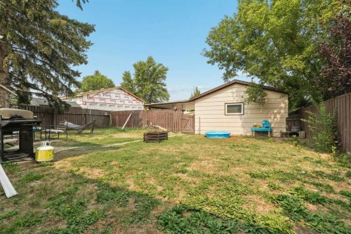 23 Nebraska Road West, Lethbridge, AB - Outdoor With Backyard