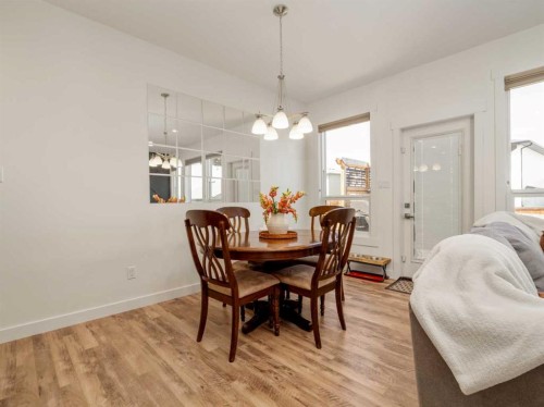 279 Northlander Bend West, Lethbridge, AB - Indoor Photo Showing Dining Room