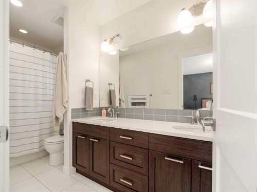 279 Northlander Bend West, Lethbridge, AB - Indoor Photo Showing Bathroom
