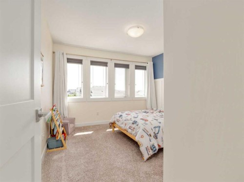 279 Northlander Bend West, Lethbridge, AB - Indoor Photo Showing Bedroom