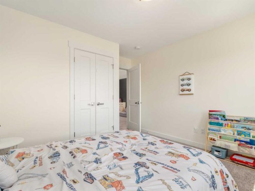 279 Northlander Bend West, Lethbridge, AB - Indoor Photo Showing Bedroom