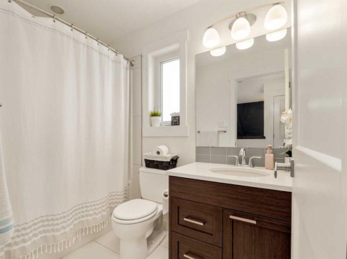 279 Northlander Bend West, Lethbridge, AB - Indoor Photo Showing Bathroom