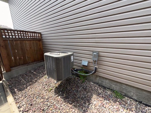 626 Blackfoot Terrace West, Lethbridge, AB - Outdoor