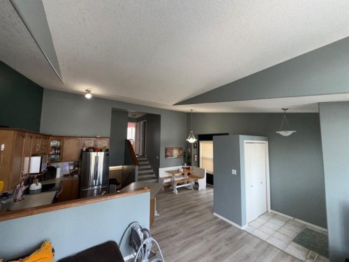 626 Blackfoot Terrace West, Lethbridge, AB - Indoor Photo Showing Kitchen