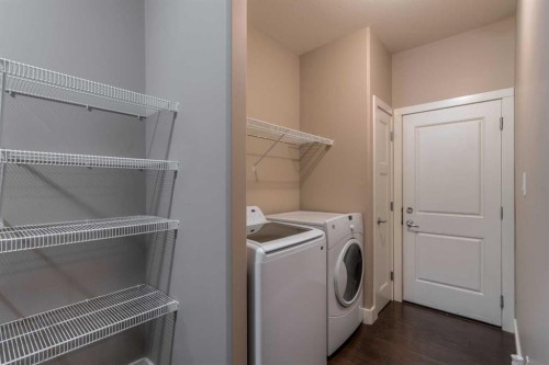 810 Keystone Meadows West, Lethbridge, AB - Indoor Photo Showing Laundry Room