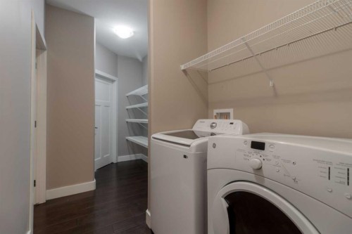 810 Keystone Meadows West, Lethbridge, AB - Indoor Photo Showing Laundry Room