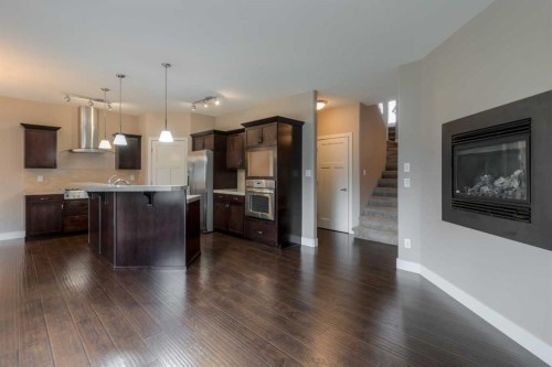 810 Keystone Meadows West, Lethbridge, AB - Indoor Photo Showing Kitchen With Upgraded Kitchen