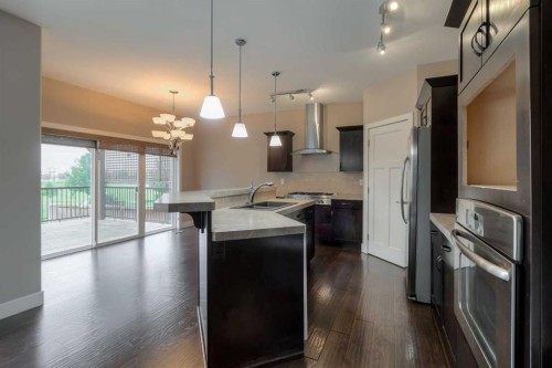810 Keystone Meadows West, Lethbridge, AB - Indoor Photo Showing Kitchen With Double Sink With Upgraded Kitchen