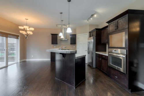 810 Keystone Meadows West, Lethbridge, AB - Indoor Photo Showing Kitchen