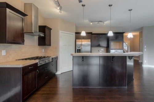 810 Keystone Meadows West, Lethbridge, AB - Indoor Photo Showing Kitchen With Upgraded Kitchen