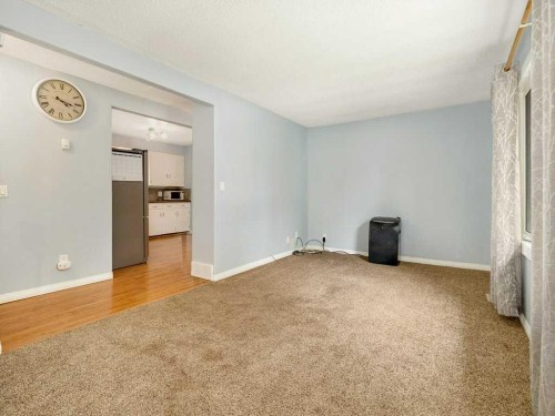 2209 22 Avenue, Coaldale, AB - Indoor Photo Showing Other Room