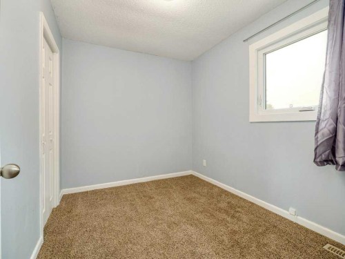 2209 22 Avenue, Coaldale, AB - Indoor Photo Showing Other Room