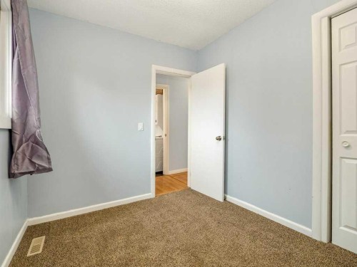 2209 22 Avenue, Coaldale, AB - Indoor Photo Showing Other Room