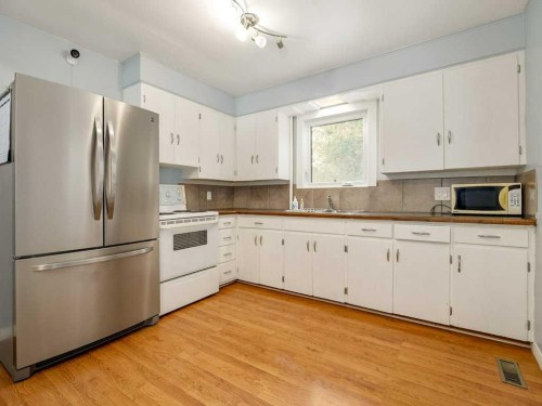 2209 22 Avenue, Coaldale, AB - Indoor Photo Showing Kitchen