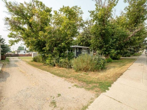 2209 22 Avenue, Coaldale, AB - Outdoor