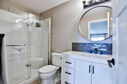 183 Crocus Terrace West, Lethbridge, AB - Indoor Photo Showing Bathroom