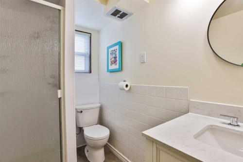 1323 3A Avenue North, Lethbridge, AB - Indoor Photo Showing Bathroom