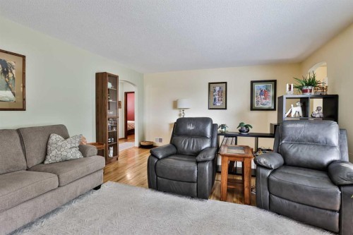 1323 3A Avenue North, Lethbridge, AB - Indoor Photo Showing Living Room