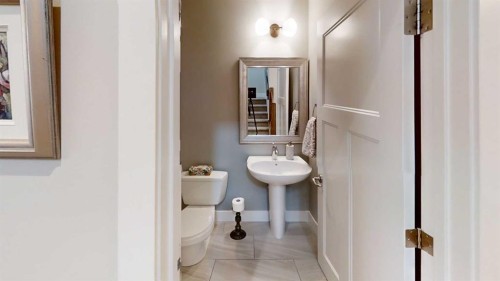 320 Stonecrest Place West, Lethbridge, AB - Indoor Photo Showing Bathroom