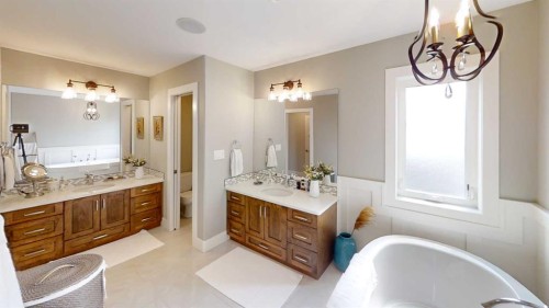320 Stonecrest Place West, Lethbridge, AB - Indoor Photo Showing Bathroom