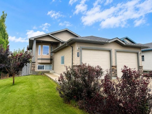 802 Aberdeen Place West, Lethbridge, AB - Outdoor With Facade