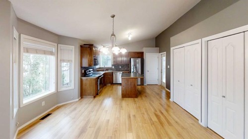 802 Aberdeen Place West, Lethbridge, AB - Indoor