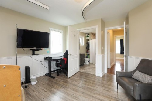 14 Centennial Place, Magrath, AB - Indoor