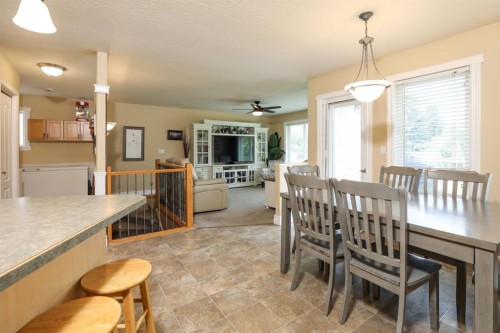 14 Centennial Place, Magrath, AB - Indoor Photo Showing Dining Room