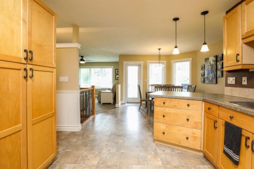 14 Centennial Place, Magrath, AB - Indoor Photo Showing Kitchen