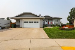 14 Centennial Place Magrath, AB T0K 1J0