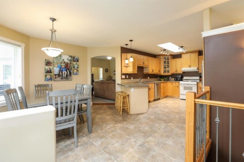 14 Centennial Place, Magrath, AB - Indoor