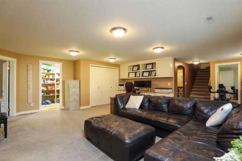 14 Centennial Place, Magrath, AB - Indoor Photo Showing Living Room